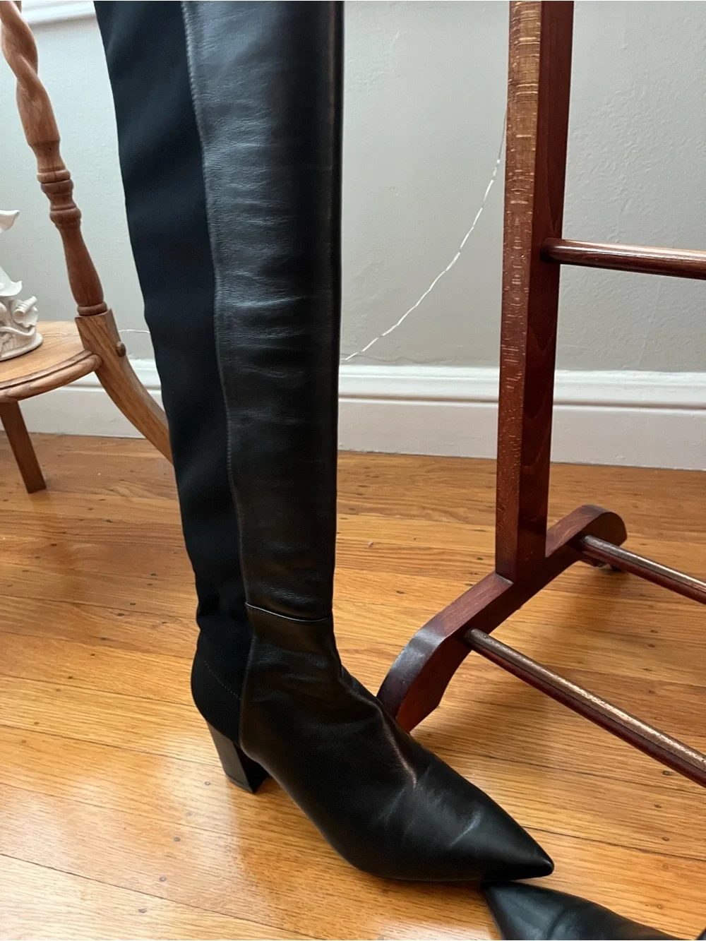 Stuart Weitzman classic stuart